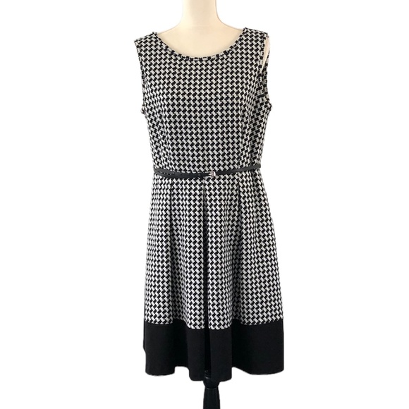 Calvin Klein Dresses & Skirts - Calvin Klein Black & White Sleeveless Houndstooth Plaid Dress Size 14